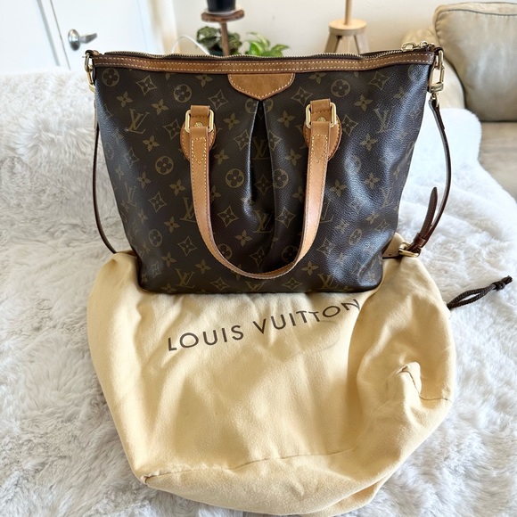 Louis Vuitton Monogram Canvas Palermo PM
Shoulder Bag. - Picture 8 of 9